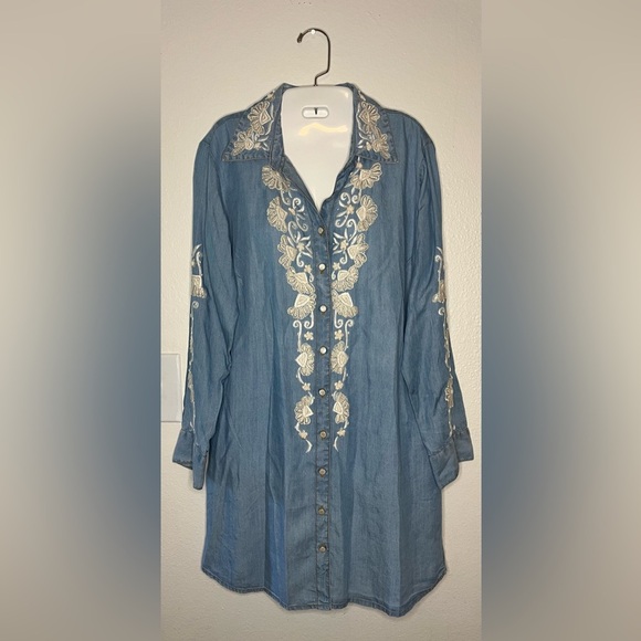 Boston Proper Embroidered Denim Tunic Shirt Dress โ Size S - Picture 1 of 8